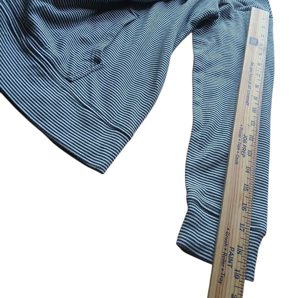 Croft & Barrow Women's Gray Textured Top Size Medium Petite - Picture 5 of 6